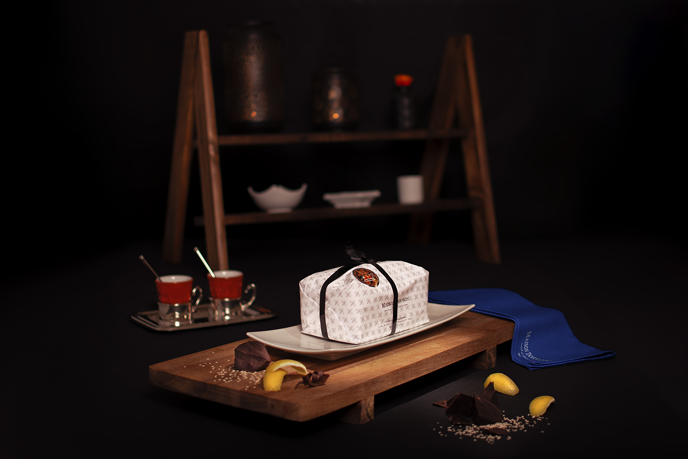 Pain chocolat noir, écorce citron et sésame