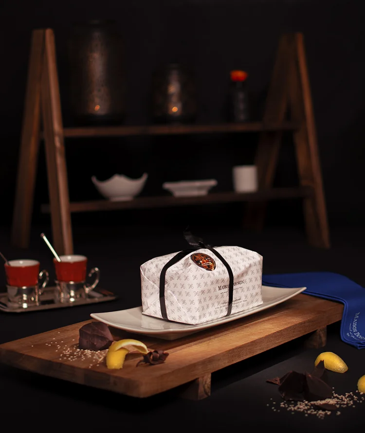 Pain chocolat noir, écorce citron et sésame
